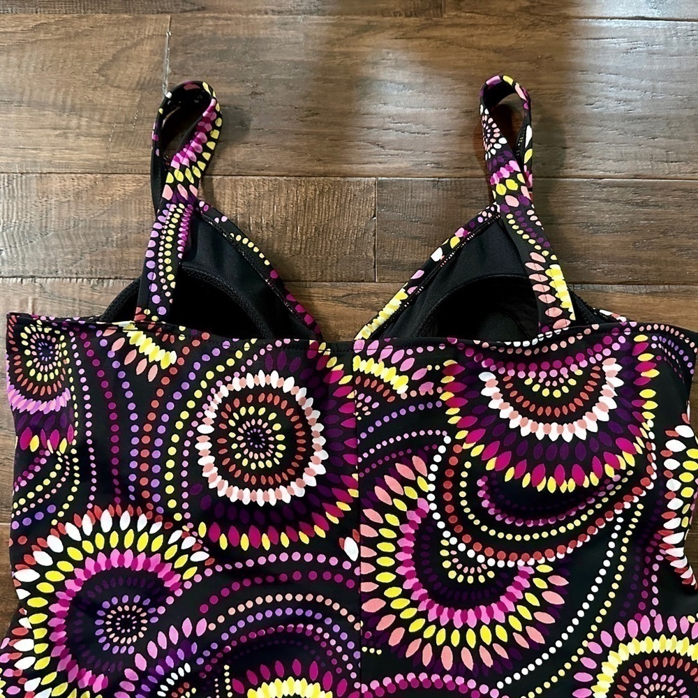 FADED GLORY, ONE-PIECE SWIMSUIT. MULTICOLOR ON A BLACK BACKGROUND SIZE XL(16-18) - Picture 5 of 7